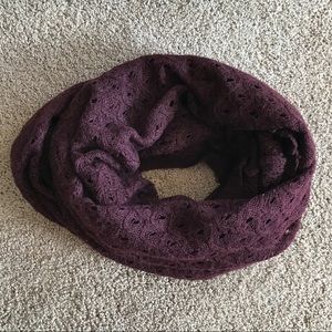 Cute and Cozy Maroon Patterned Infinity Scarf!